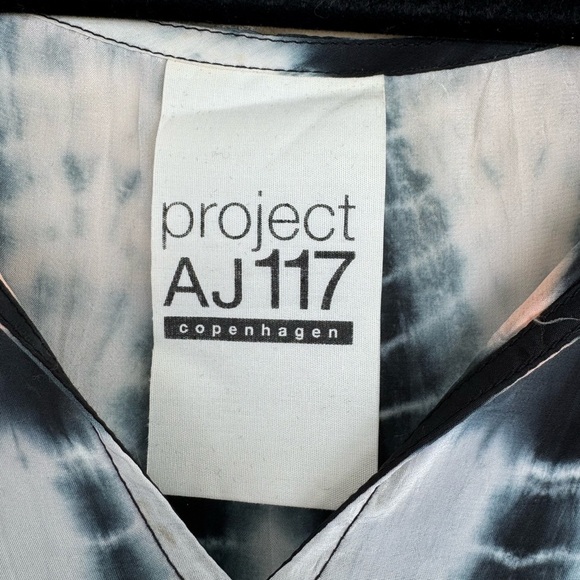 Project AJ117 Modal and Silk Blouse - Picture 2 of 4
